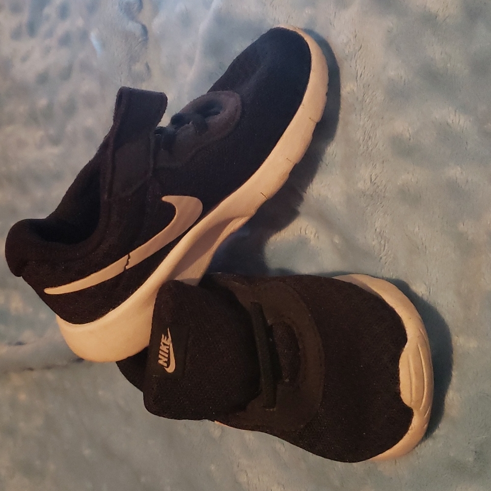 Nike shoes 6c